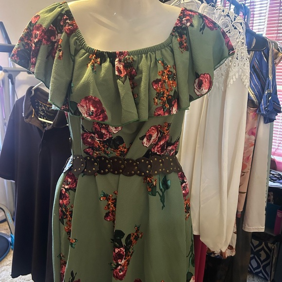 Piphany Dresses & Skirts - Piphany Green Floral Ruffle Dress BNWT